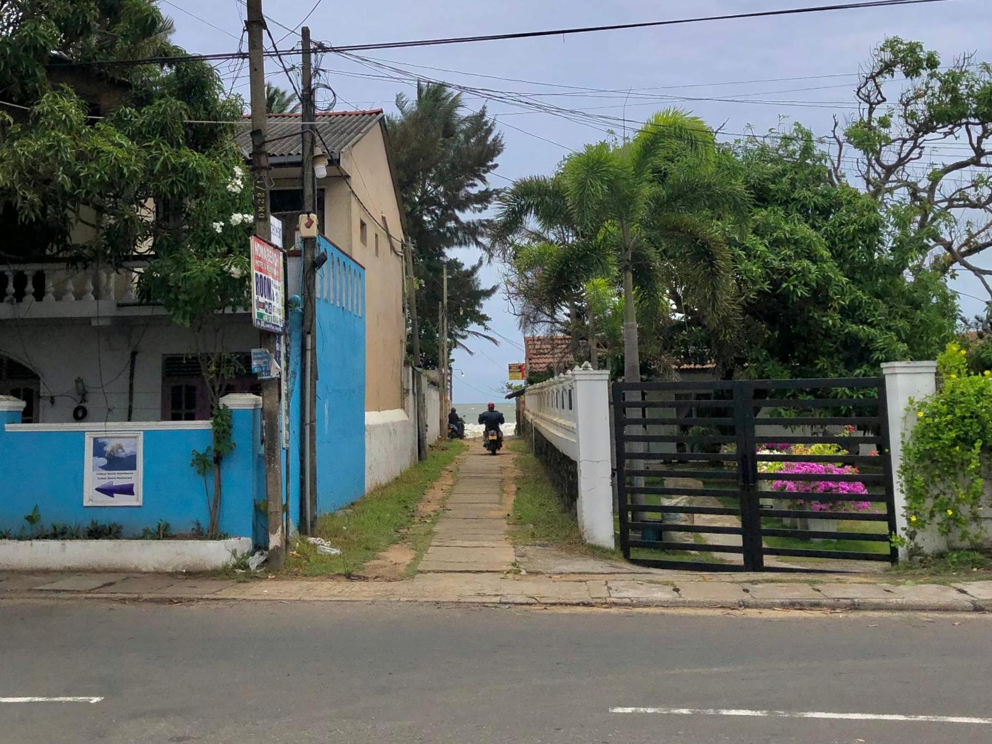 Rivinson Hotel Negombo Exterior photo