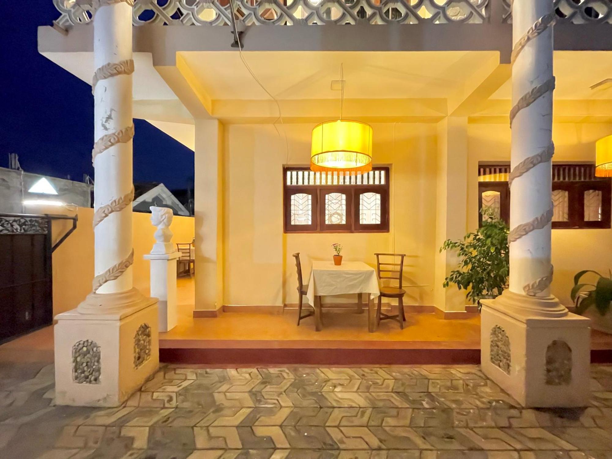 Rivinson Hotel Negombo Exterior photo