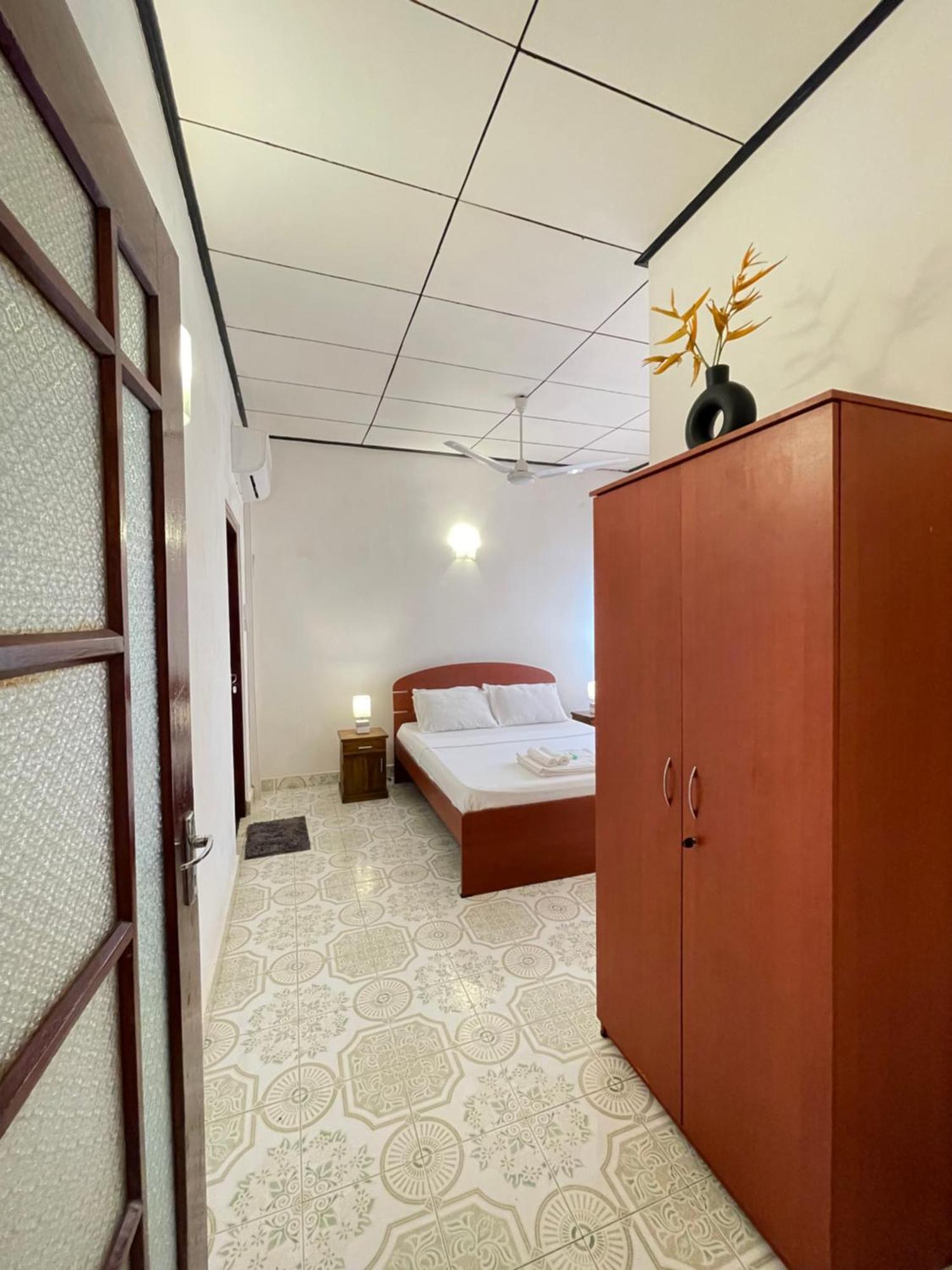 Rivinson Hotel Negombo Exterior photo