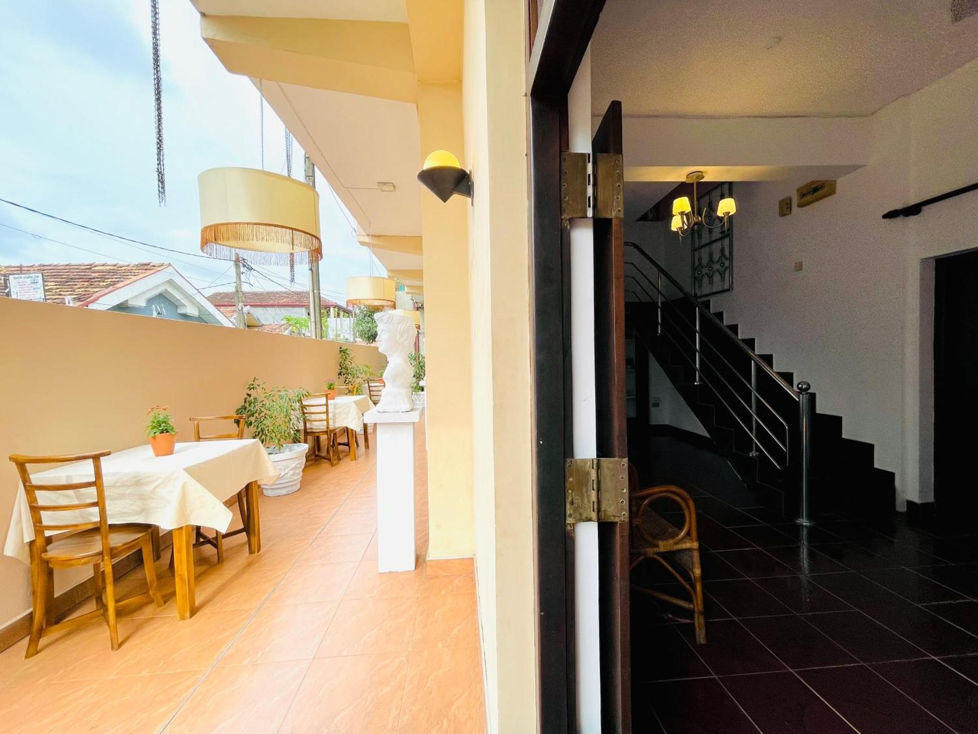 Rivinson Hotel Negombo Exterior photo