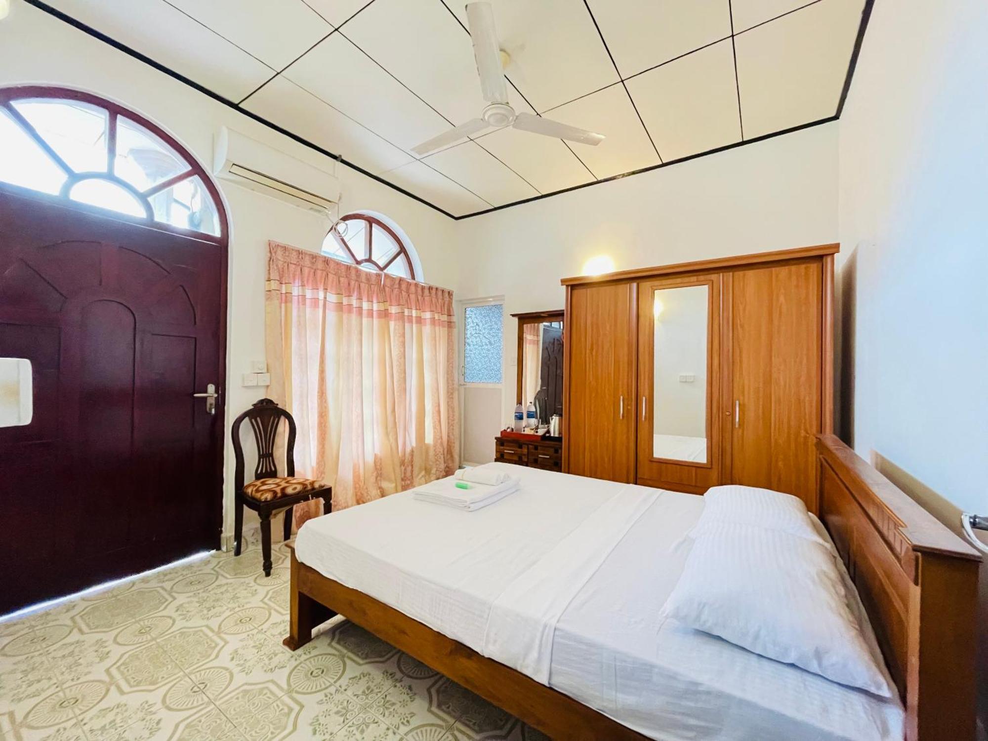 Rivinson Hotel Negombo Exterior photo